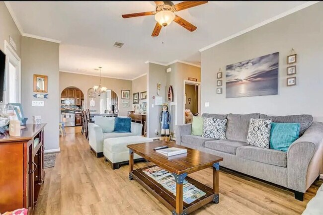 Foto del edificio - 2019 Flamingo Rd