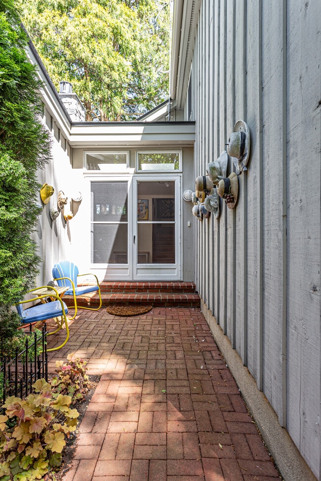 Zona de estar para inquilinos/entrada al estudio - 109 Murray St