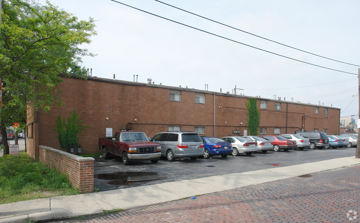 Building Photo - 35 Parsons Ave