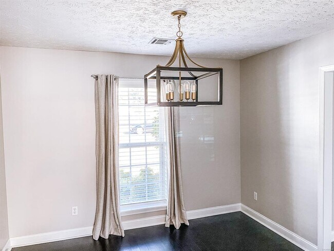 Foto del edificio - 122 Livingston Cir