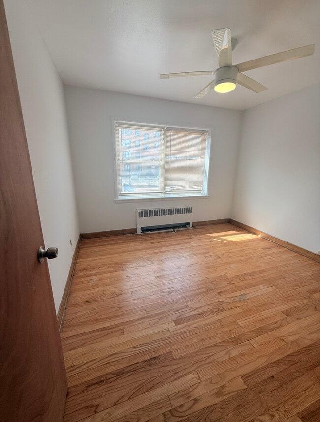 Foto del edificio - 4002 N Farwell Ave
