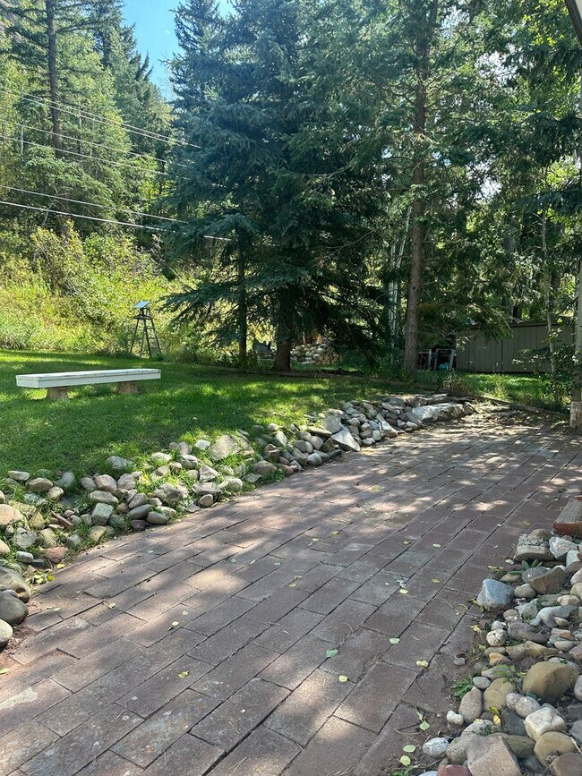 Building Photo - 582 Redstone Blvd