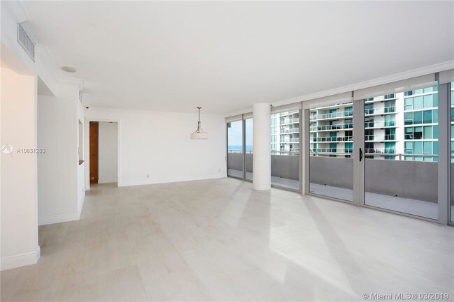 Foto del edificio - 2025 Brickell Ave