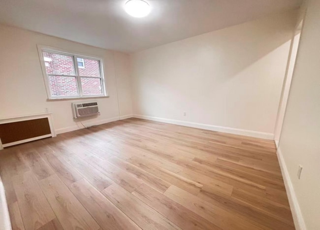 Foto del edificio - 3145 Parsons Blvd