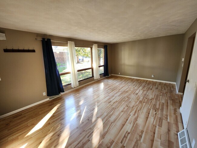Foto del edificio - SW 3612/3614 34th St.
