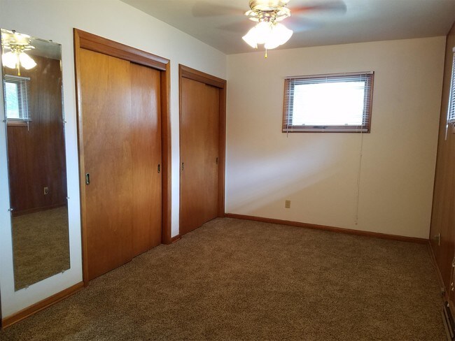 Building Photo - 3316 Midway Dr