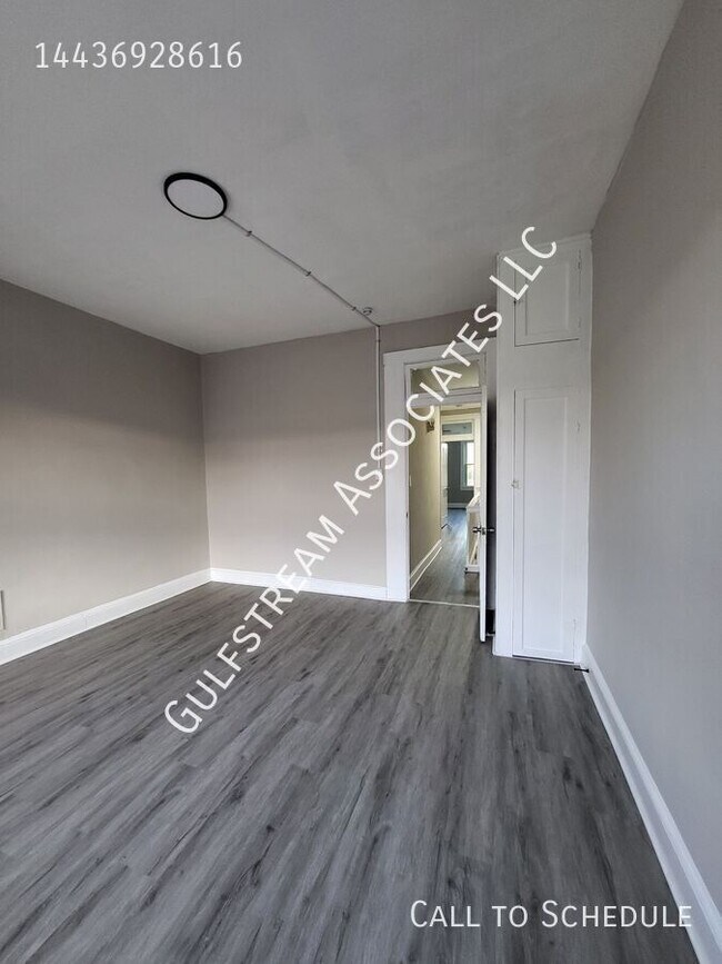 Building Photo - 1723 Darley Ave