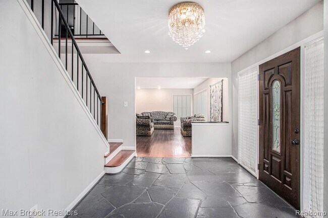 Foto del edificio - 5622 Powder Horn Dr