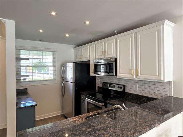 Building Photo - 1344 Green Oaks Ln