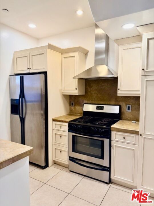 Foto del edificio - 917 N Sierra Bonita Ave