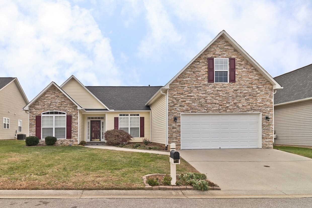 Primary Photo - Home in Arden's Hadley Park!