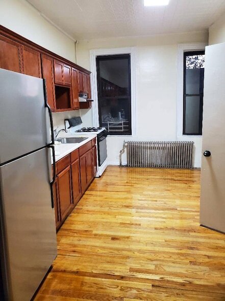 Primary Photo - 59-28 56th St