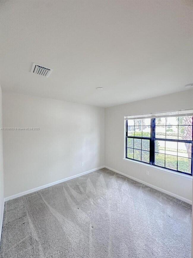 Building Photo - 5253 Jasper Square