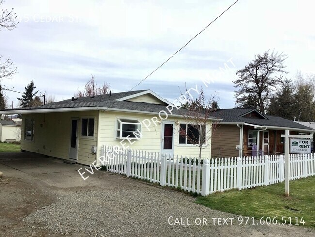 Building Photo - $1995 Charming Fairview House - Completely...