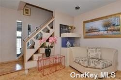 Building Photo - 528 Waukena Ave