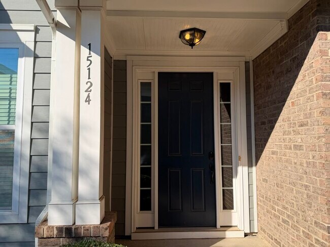 Foto del edificio - 15124 Sapphire Hill Ln