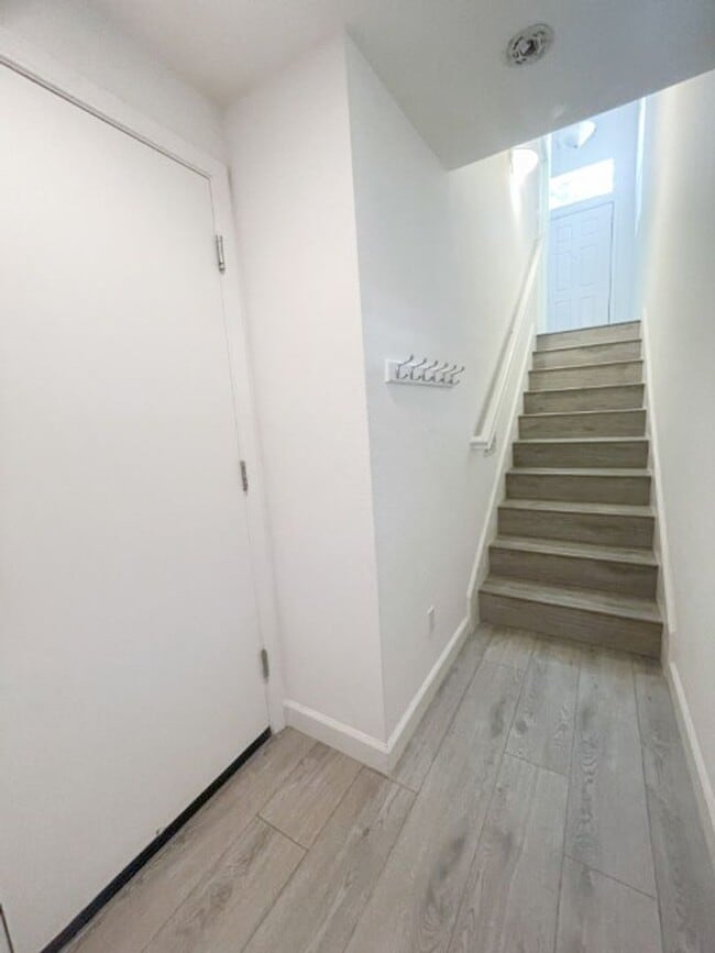 Foto del edificio - Excellent townhome in the highly desirable...