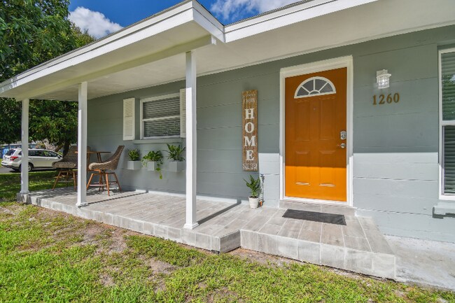 Foto del edificio - 1260 S Hillcrest Ave