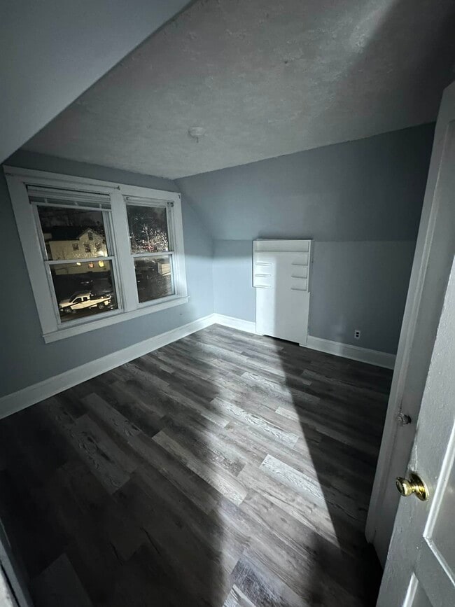 Foto del edificio - 478 S Main St