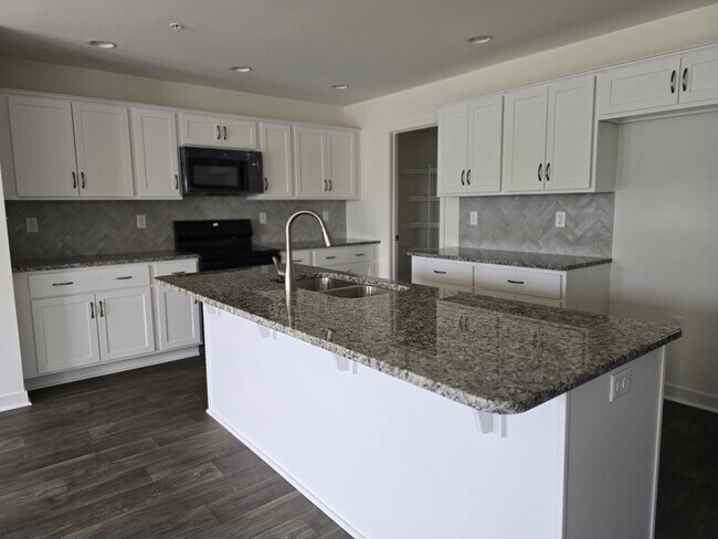 Foto del edificio - 7411 Red Oak Ct