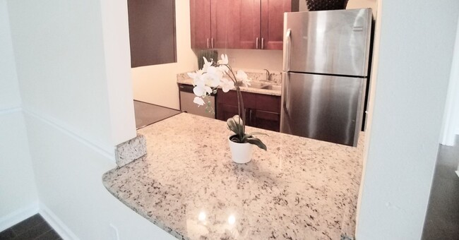 Foto del edificio - Stunning 1/1 All Remodeled Condo for rent ...