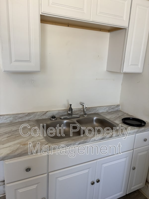 Building Photo - 3893 W 23rd St