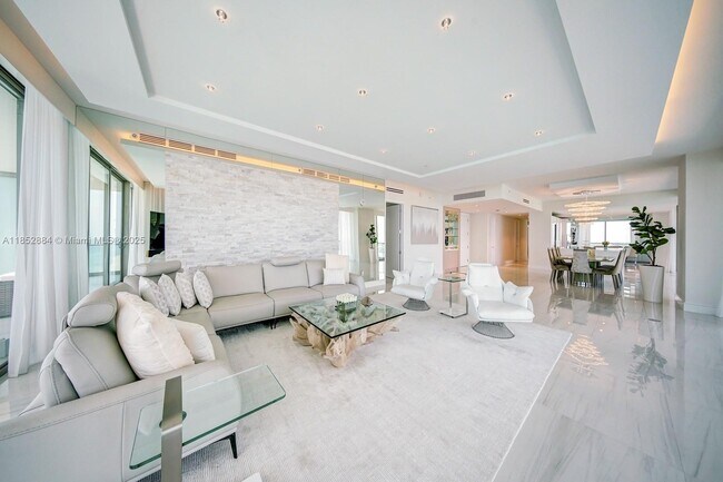 Building Photo - 10203 Collins Ave