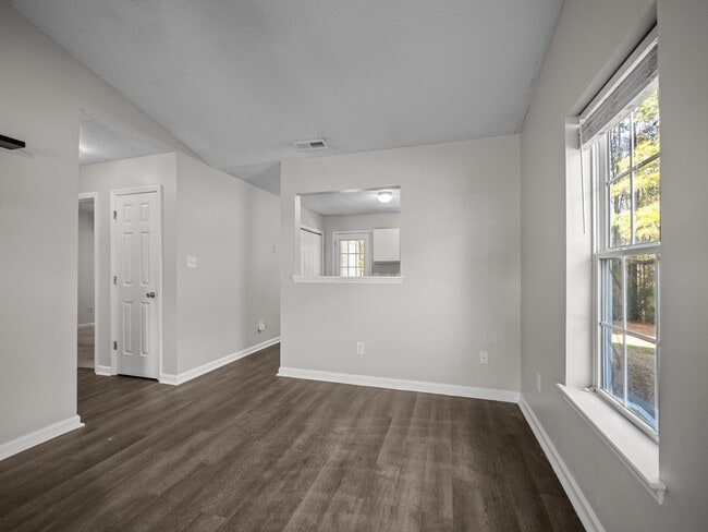 Building Photo - Welcome to Marsh Oaks!