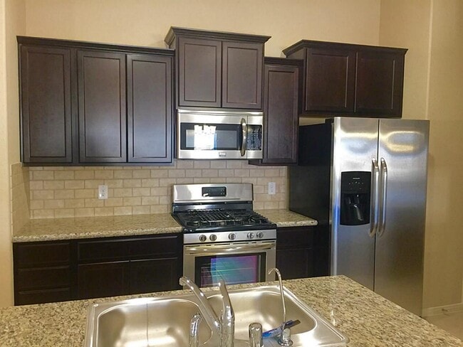 Foto del edificio - 618 Longstreet Dr