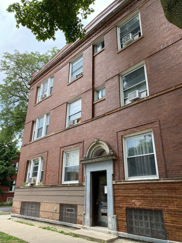 Primary Photo - 2055 N Albany Ave