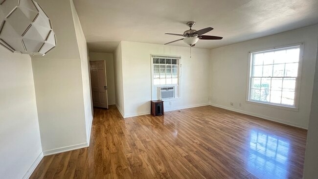 Building Photo - 3821 Woodleigh St