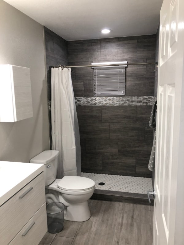 Building Photo - 2328 E 6th St