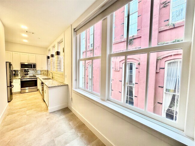 Building Photo - 2102 Mechanic St