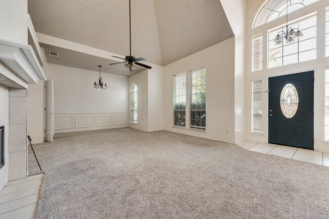 Building Photo - 3018 Blue Jay Ln