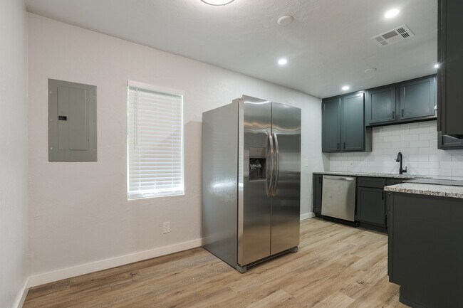Foto del edificio - 600 SW 33rd St