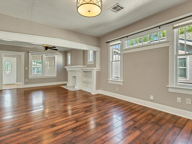 Foto del edificio - 2323 NW 16th St