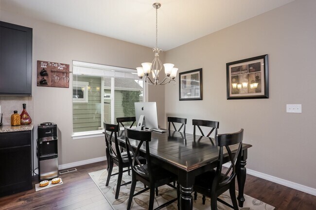 Foto del edificio - 2851 Breton Way