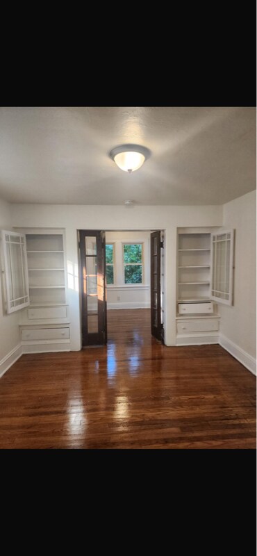 Foto del edificio - 1443 Larchmont Rd