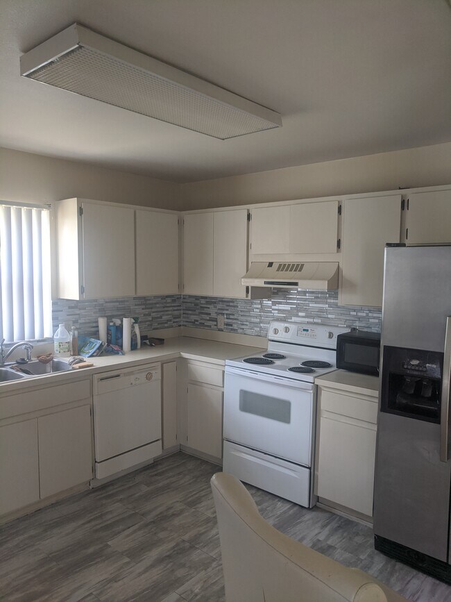 Building Photo - 8112 Tom Sawyer Dr