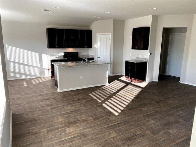 Building Photo - 12901 Brahmin Dr