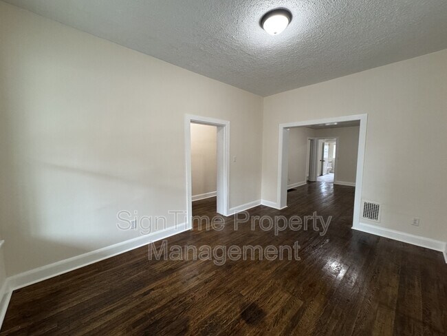 Foto del edificio - 836 W Washington St