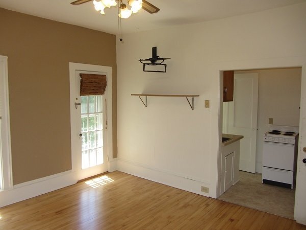 Building Photo - Efficienty/Studio Apartment  - Downtown Ea...