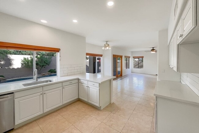 Foto del edificio - 1617 E Glenhaven Dr