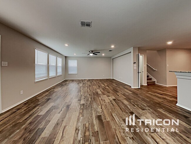 Building Photo - 1322 Blue Jay Court San Antonio TX