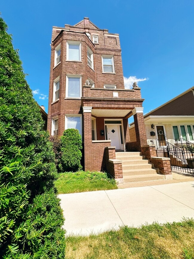 Building Photo - 3347 S Emerald Ave