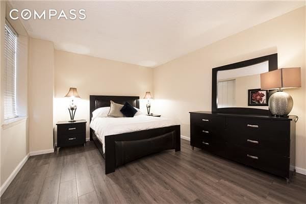 Building Photo - 150 W 51st St