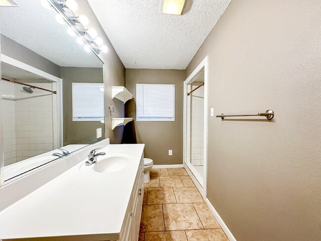 Building Photo - 2301 32nd St