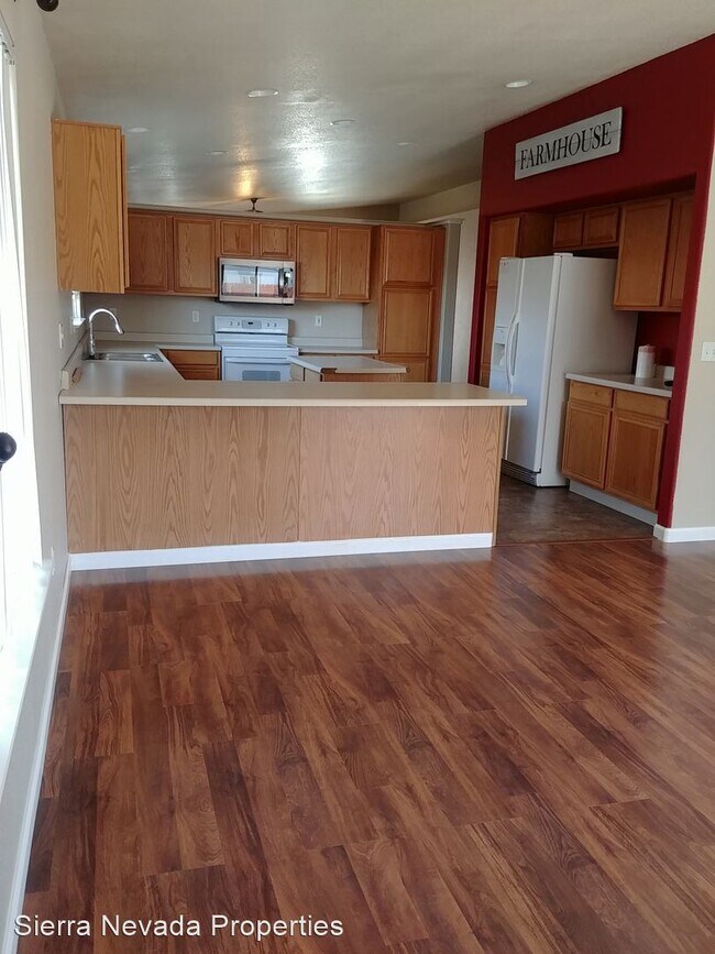 Building Photo - 3 br, 2 bath House - 17616 Grand Valley