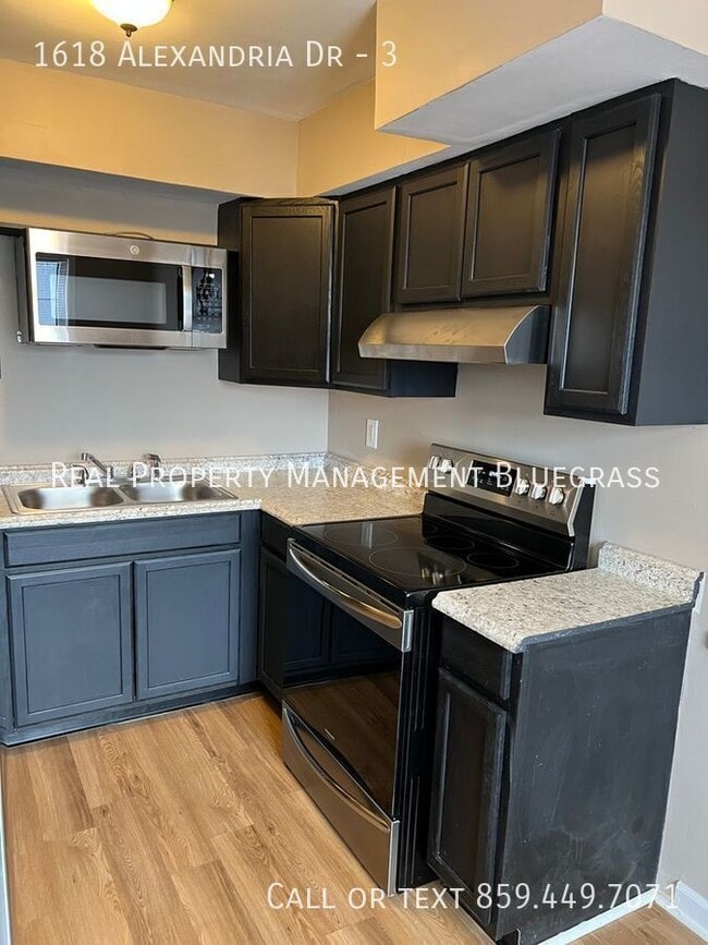 Building Photo - 1618 Alexandria Dr