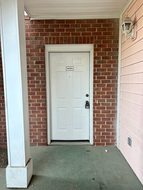 Foto del edificio - 9050 Meadow Vista Rd